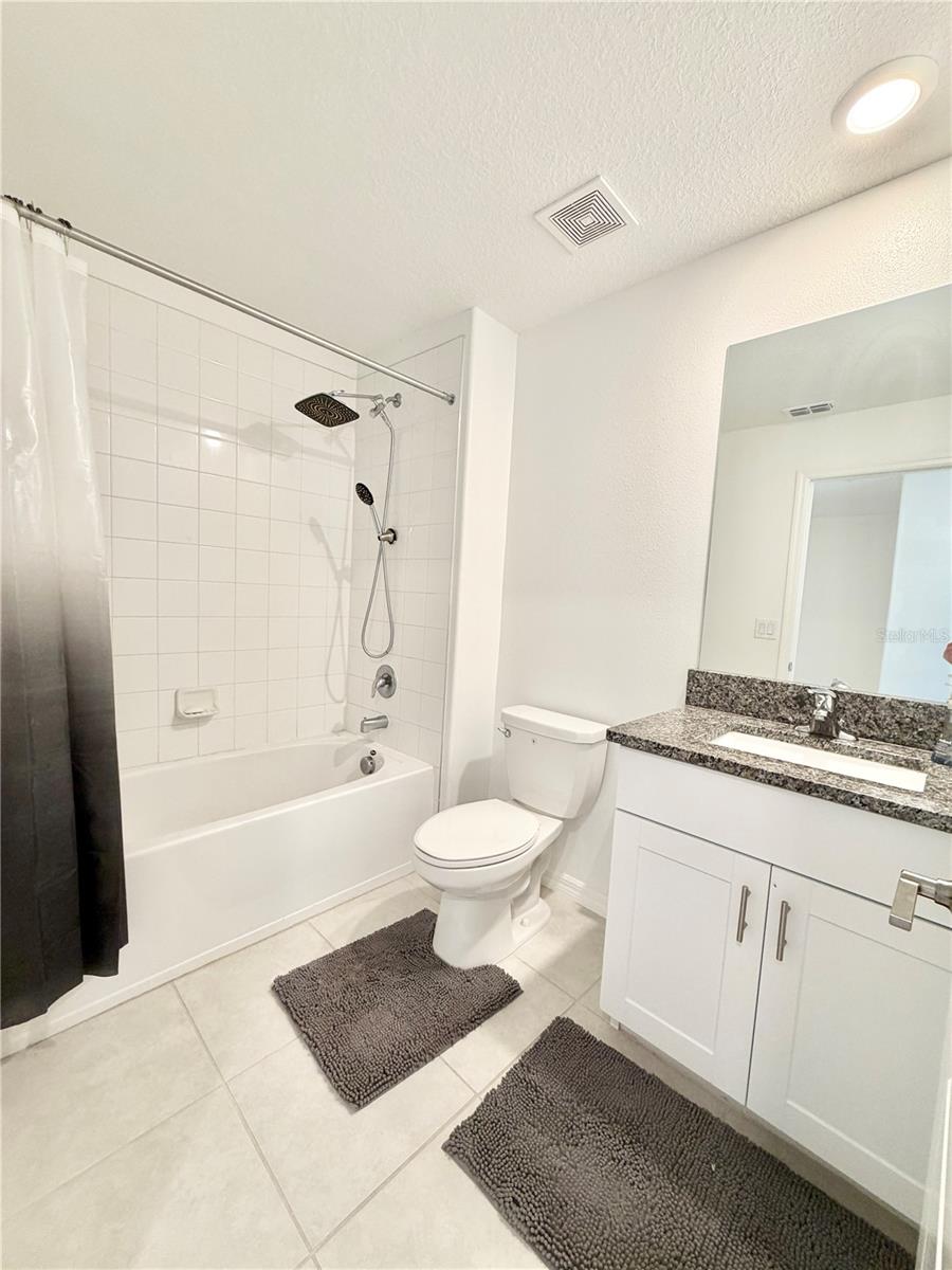 TOWNES/DARLINGTON, TOWNES AT DARLINGTON - Residential Lease