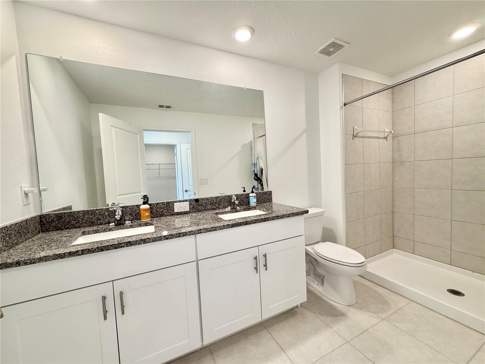 TOWNES/DARLINGTON, TOWNES AT DARLINGTON - Residential Lease