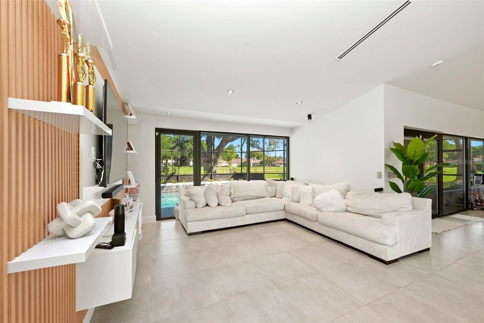 ORANGE TREE COUNTRY CLUB - Residential