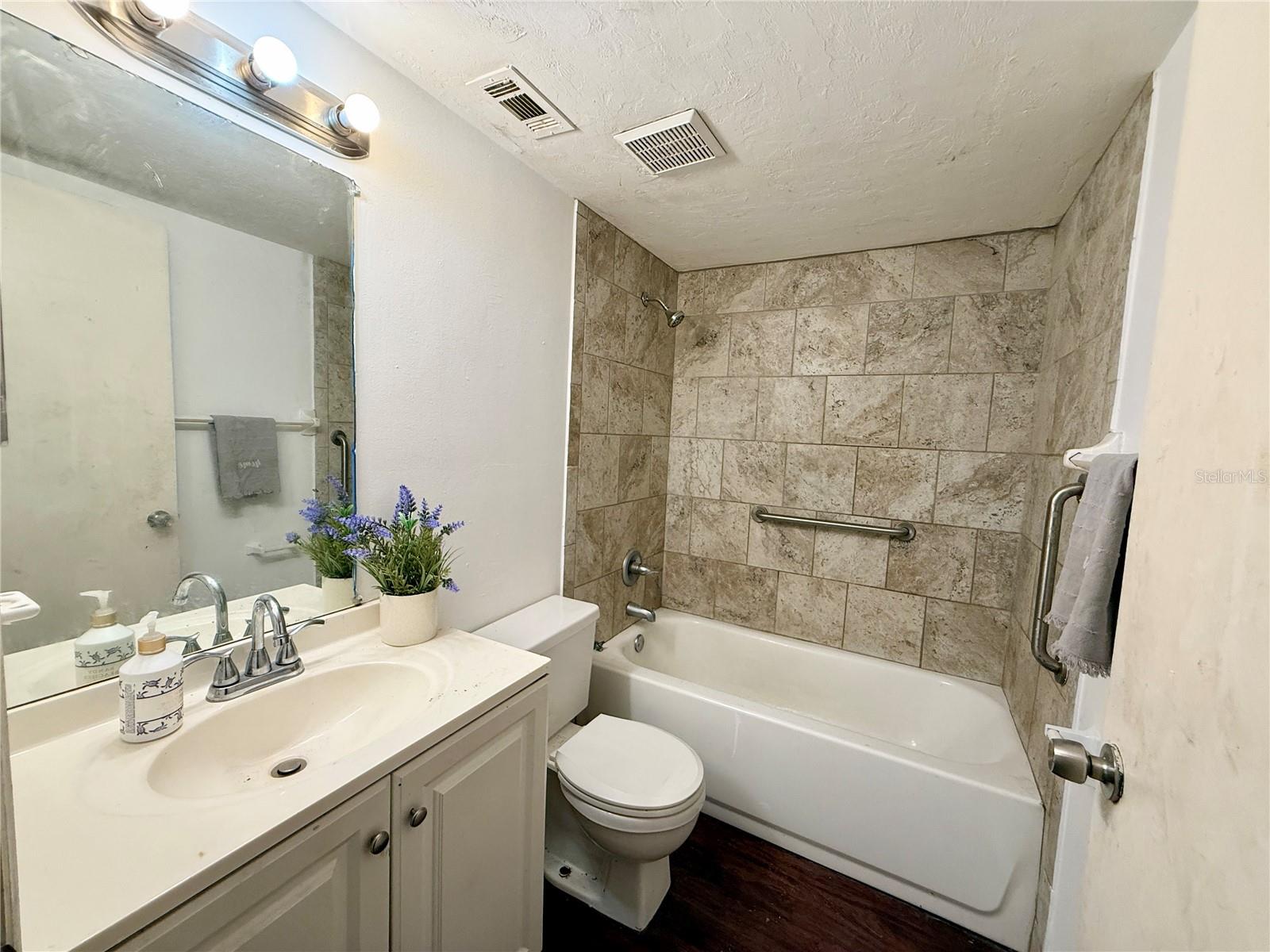 CEDAR RIDGE ADD - Residential Lease