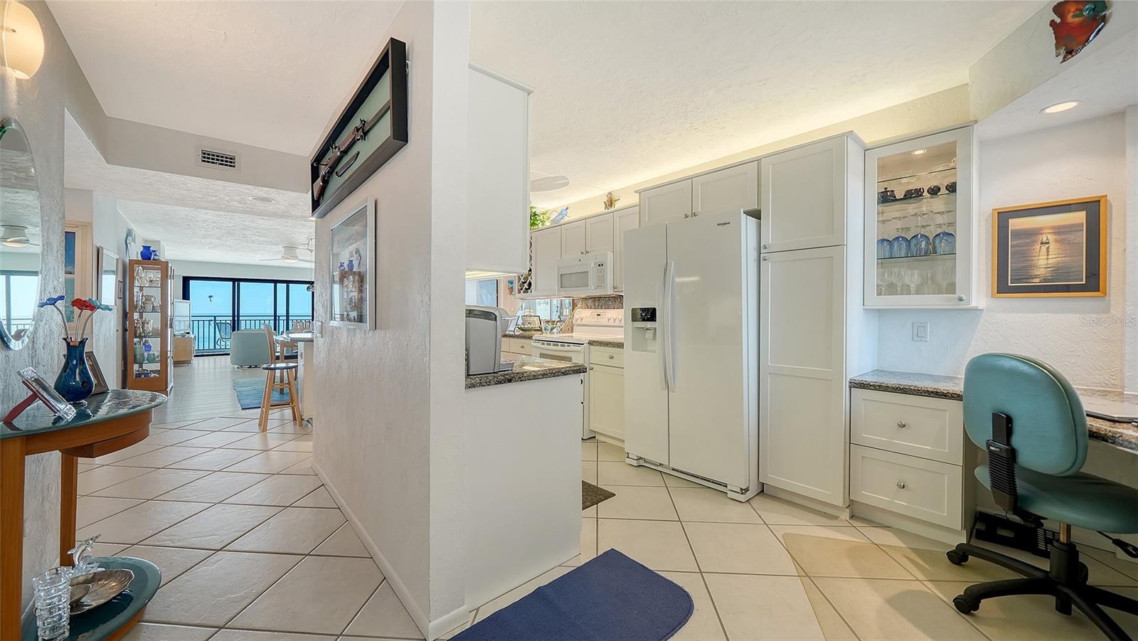 WHISPERING SANDS - Residential