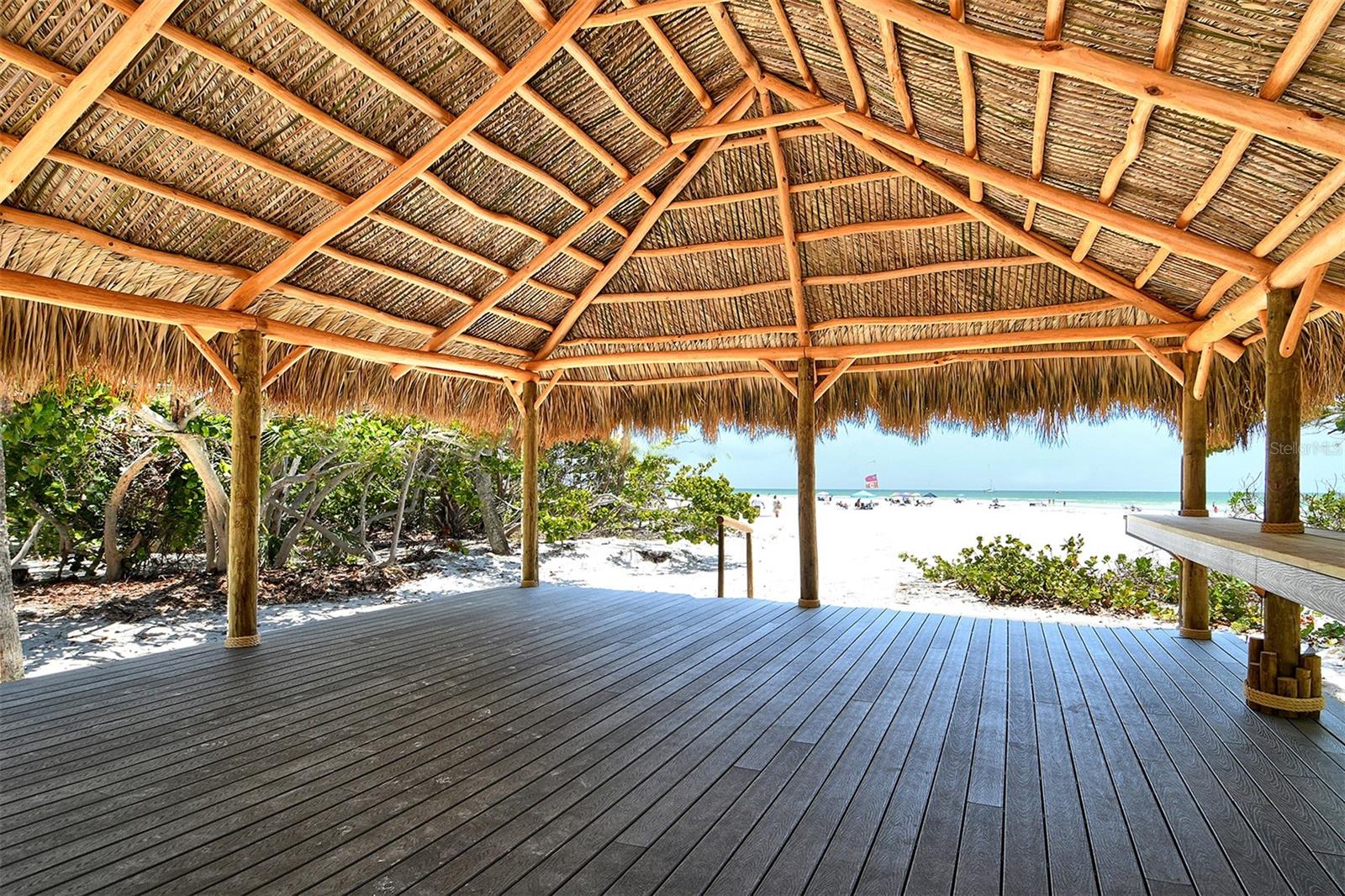 WHISPERING SANDS - Residential