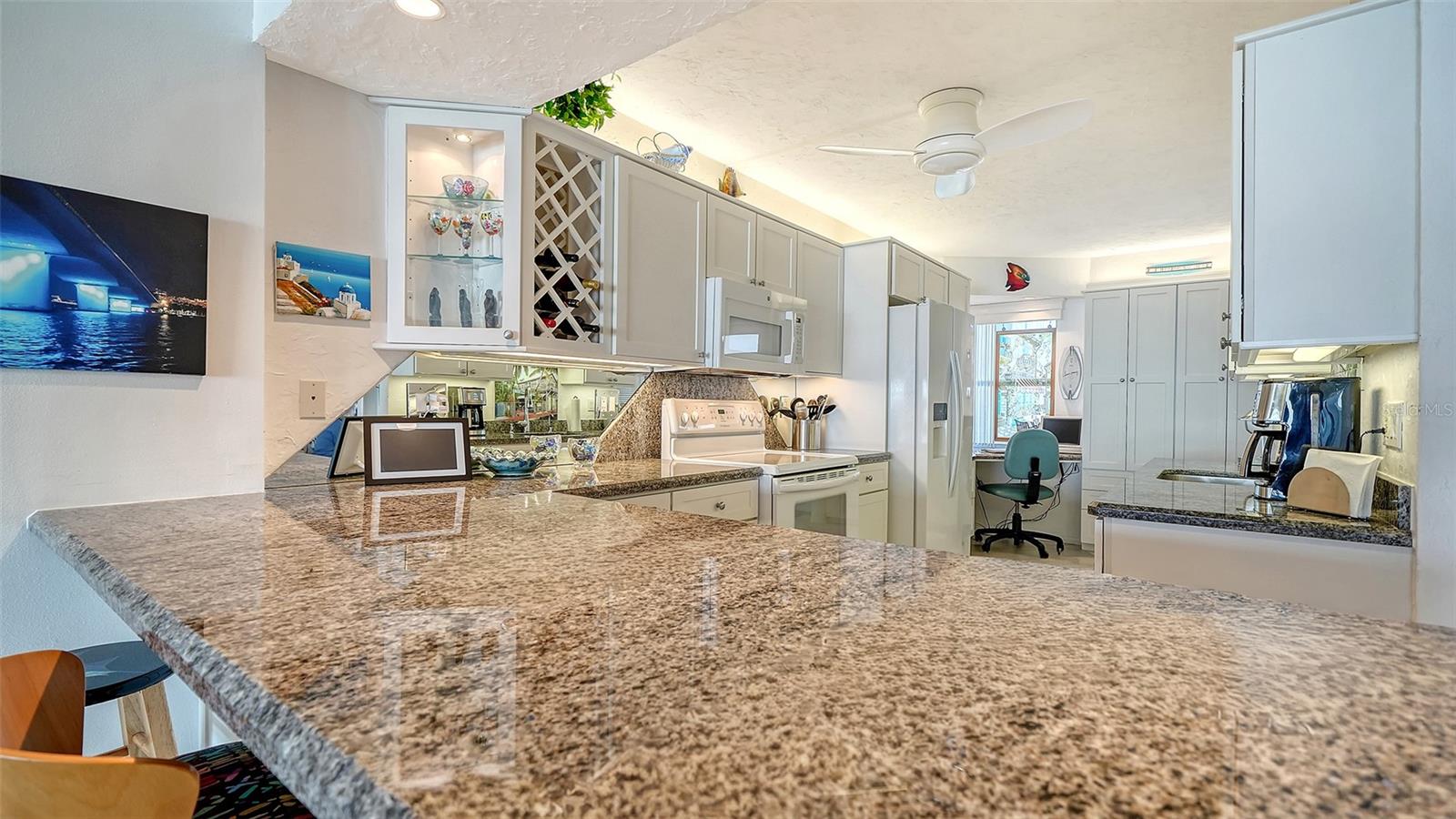 WHISPERING SANDS - Residential