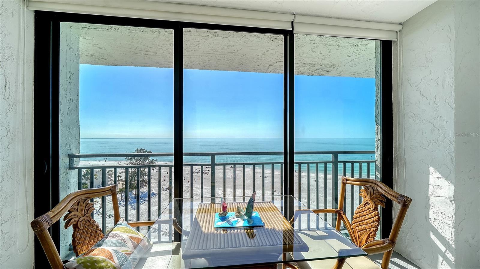 WHISPERING SANDS - Residential