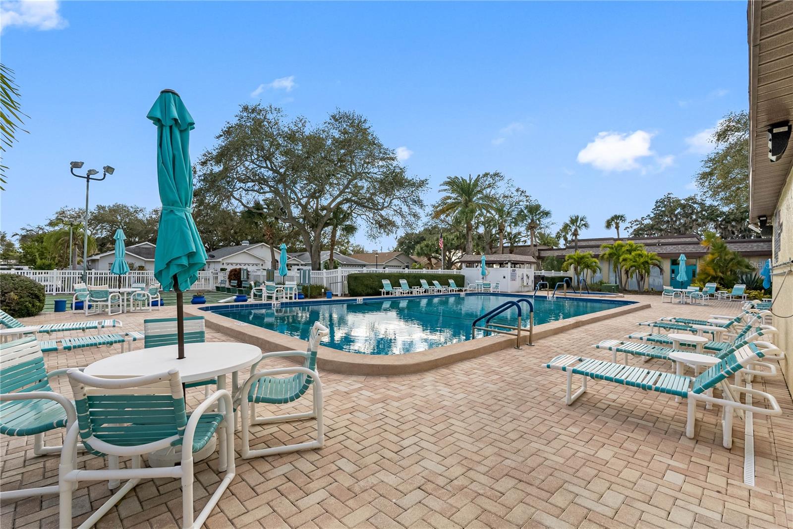 WATERS EDGE 1 CONDO - Residential