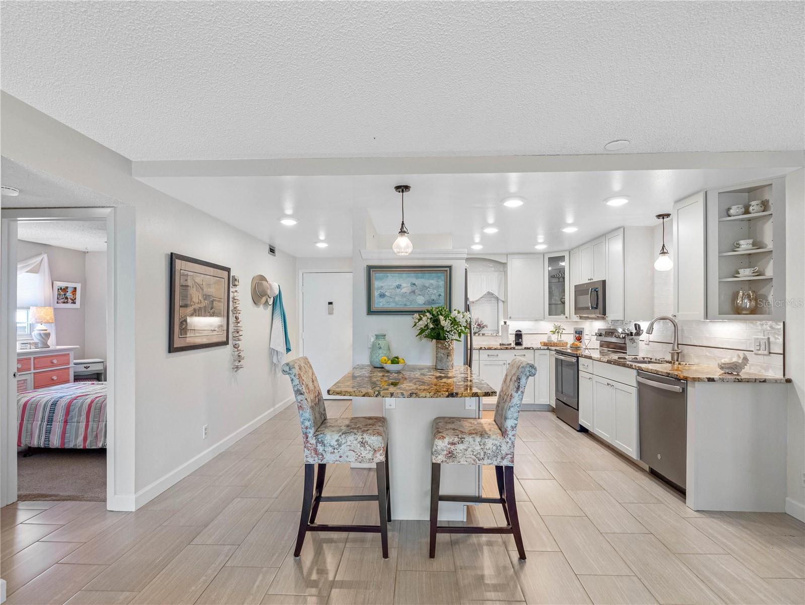 WATERS EDGE 1 CONDO - Residential