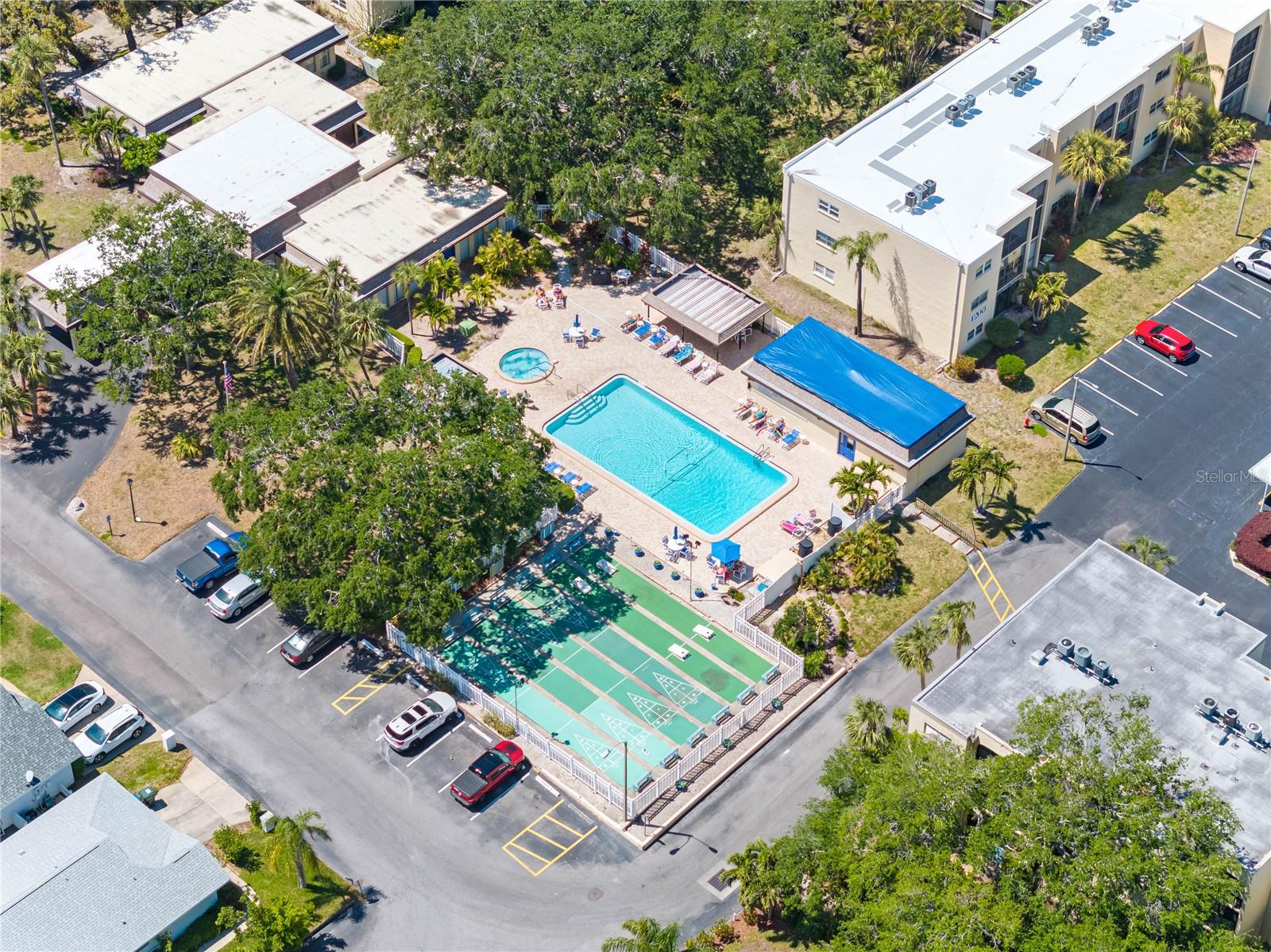 WATERS EDGE 1 CONDO - Residential