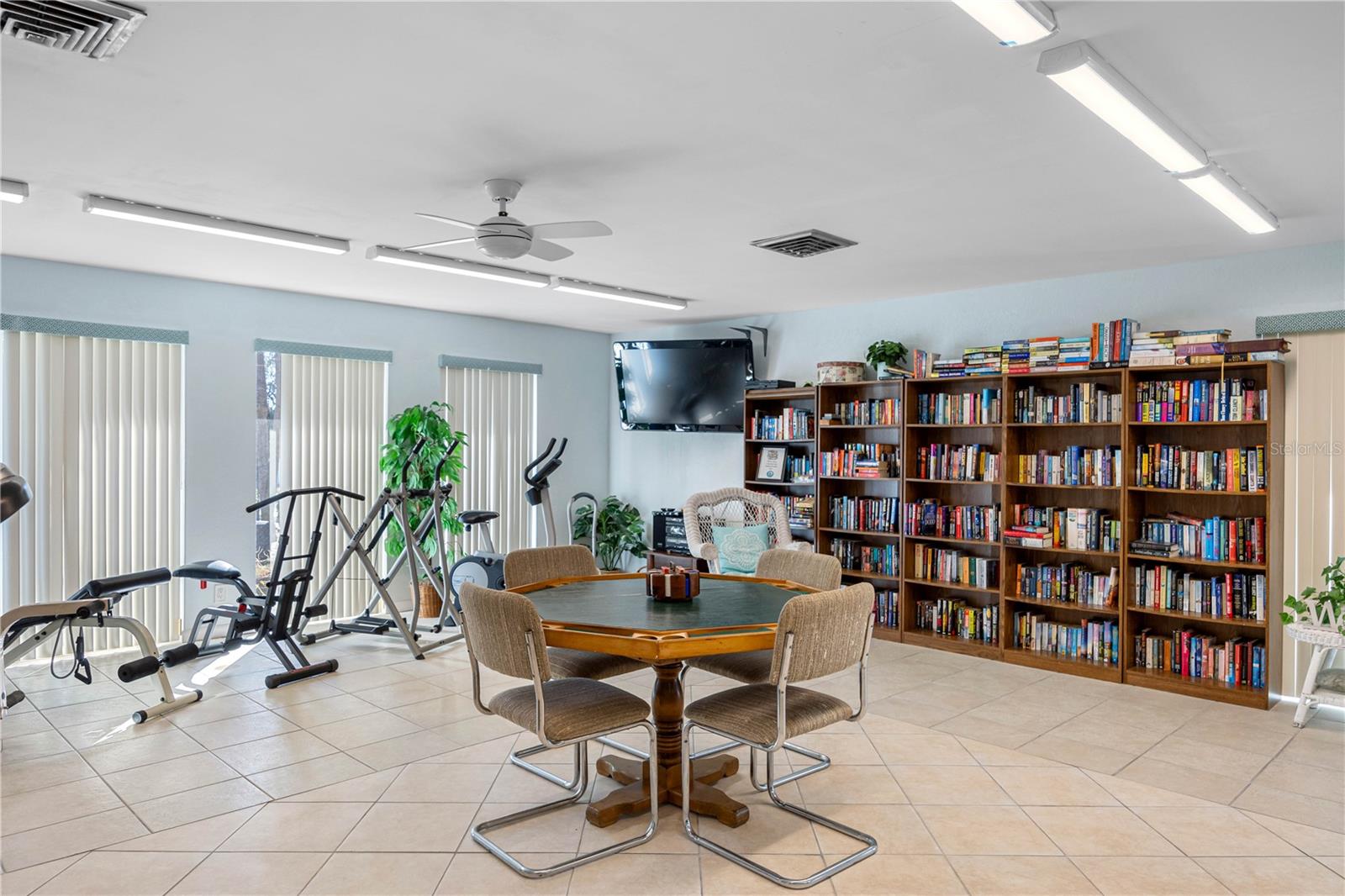 WATERS EDGE 1 CONDO - Residential