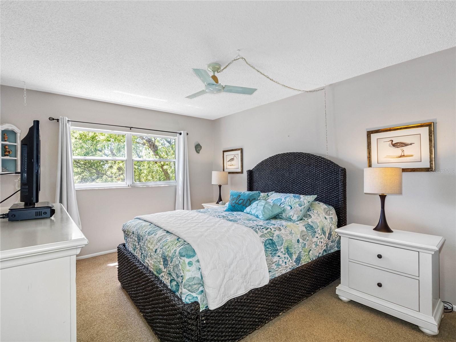 WATERS EDGE 1 CONDO - Residential