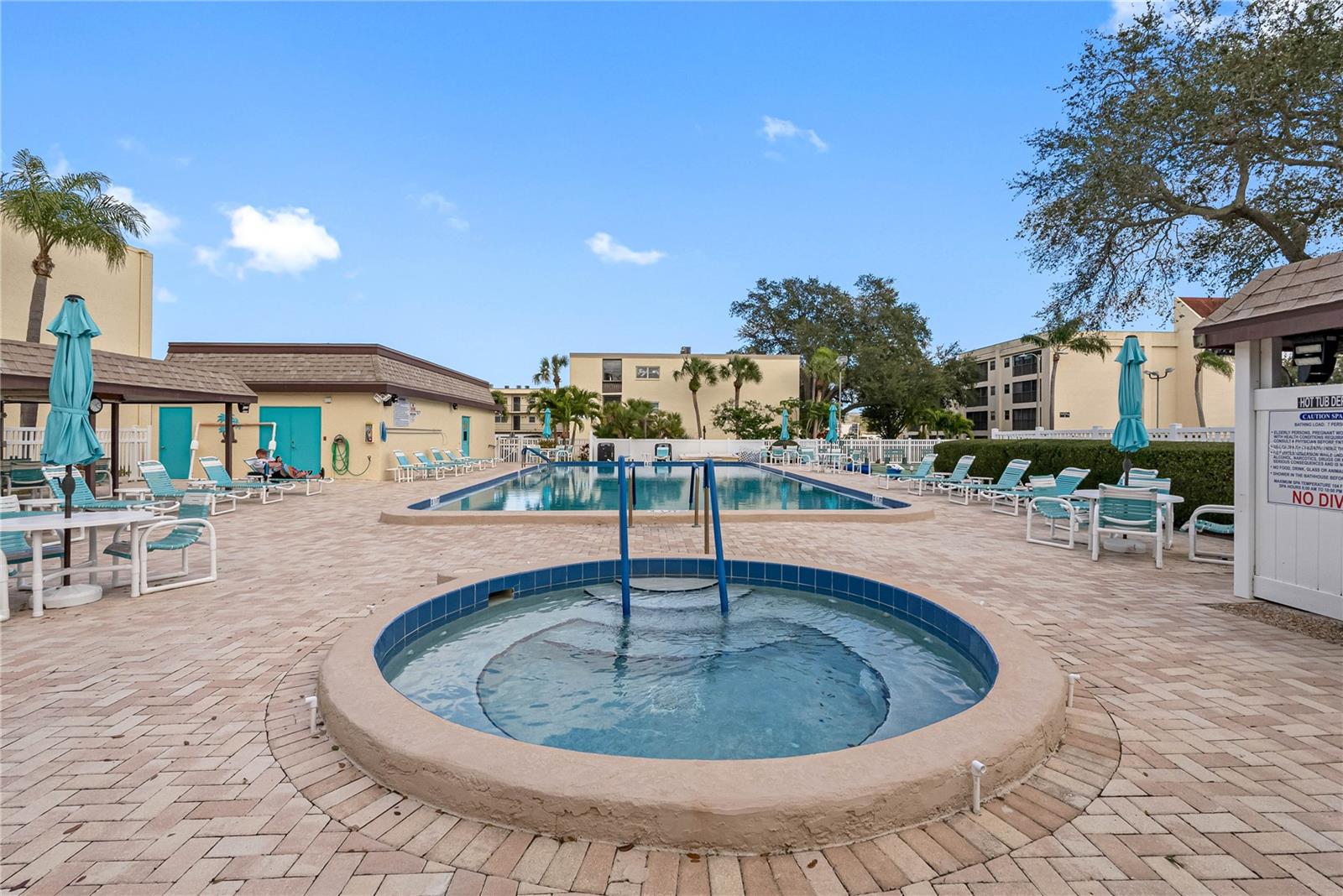 WATERS EDGE 1 CONDO - Residential