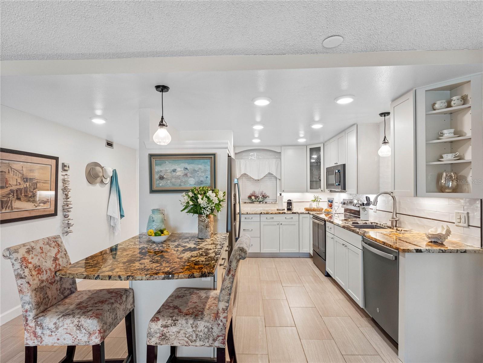 WATERS EDGE 1 CONDO - Residential