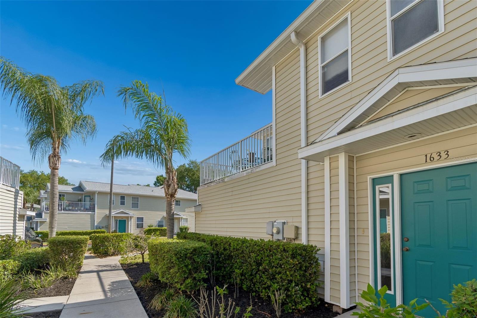 1633 HAMMOCKS AVENUE 1633