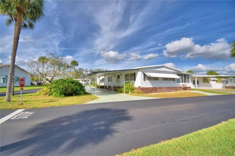 A home in WINTER HAVEN