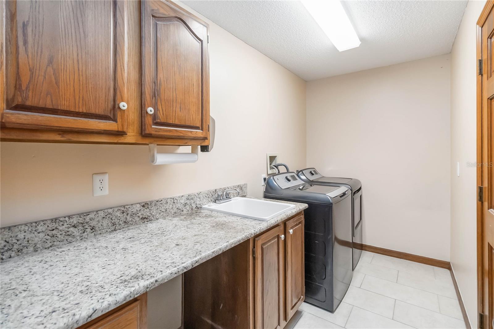 HIDDEN LAKE ESTATES - Residential