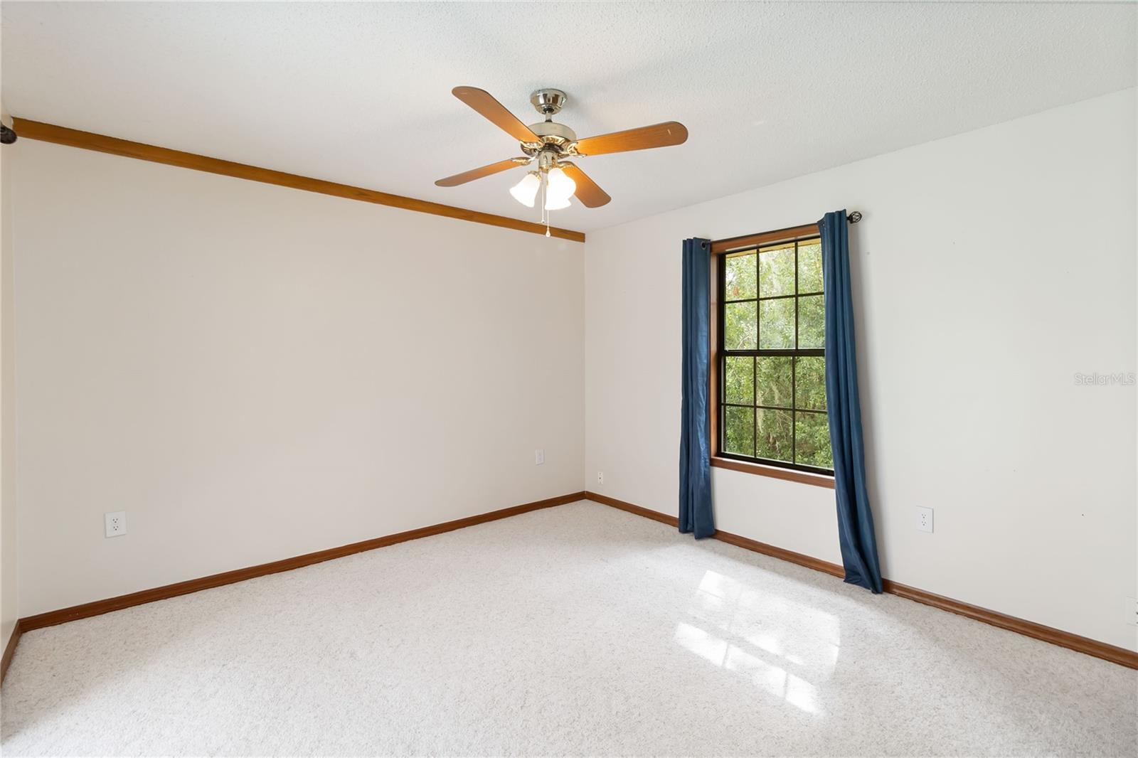 HIDDEN LAKE ESTATES - Residential