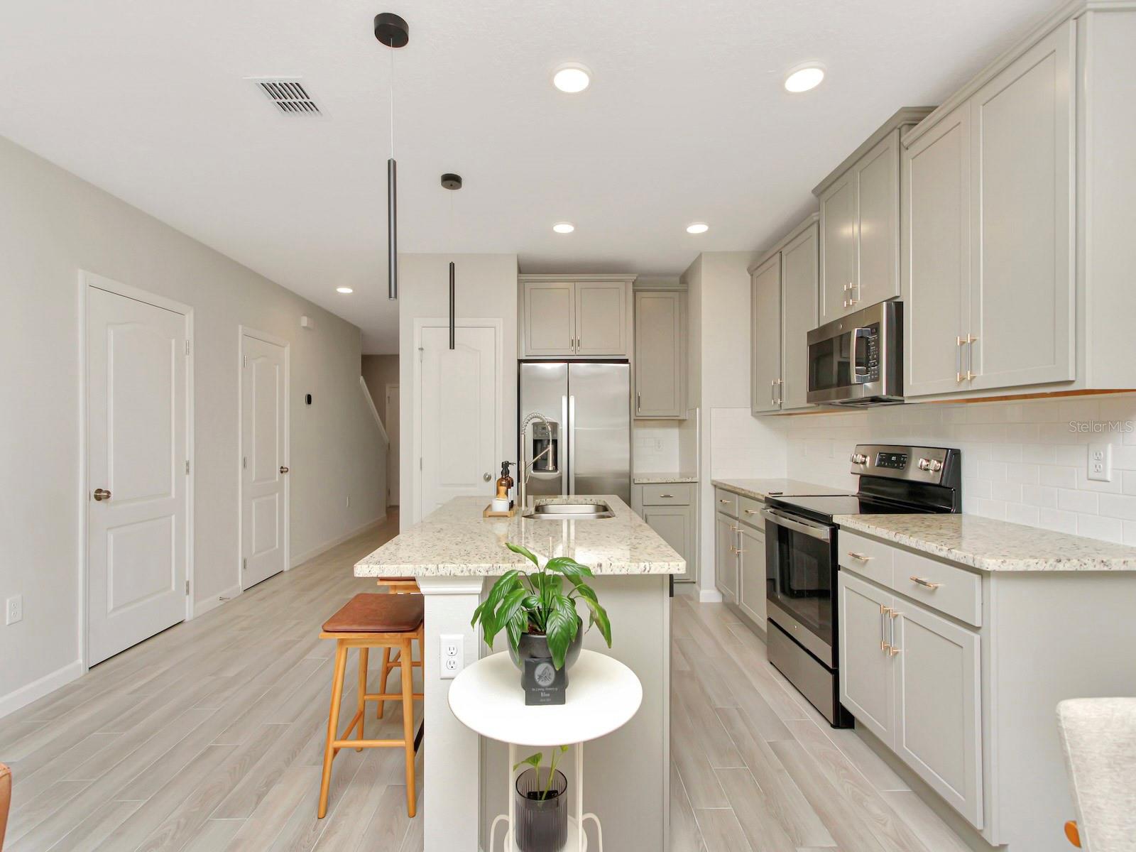 TOWNS AT NARCOOSSEE COMMONS - Residential
