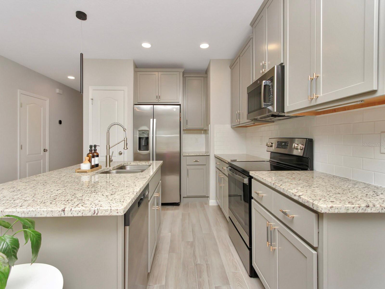 TOWNS AT NARCOOSSEE COMMONS - Residential