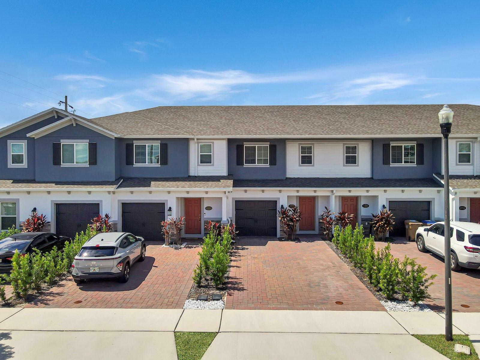 TOWNS AT NARCOOSSEE COMMONS - Residential