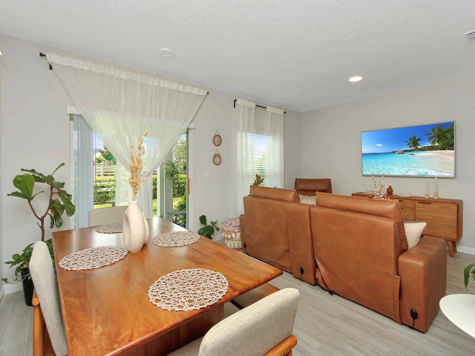 TOWNS AT NARCOOSSEE COMMONS - Residential
