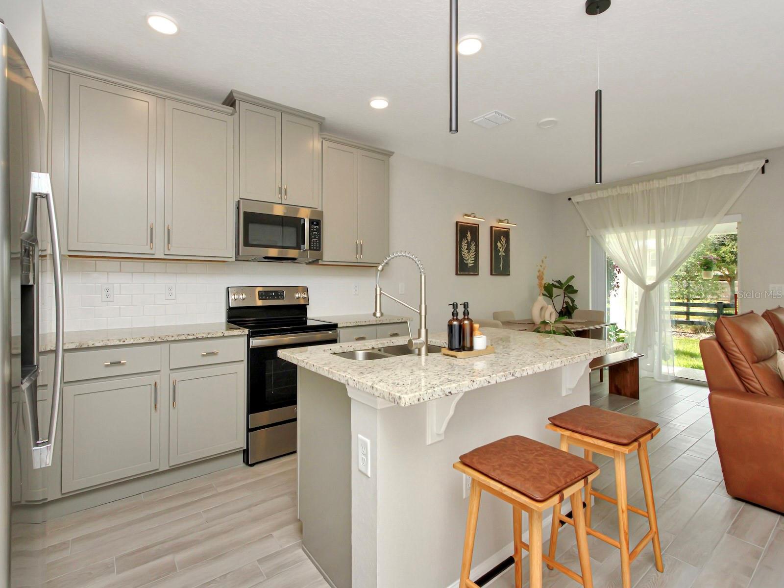 TOWNS AT NARCOOSSEE COMMONS - Residential