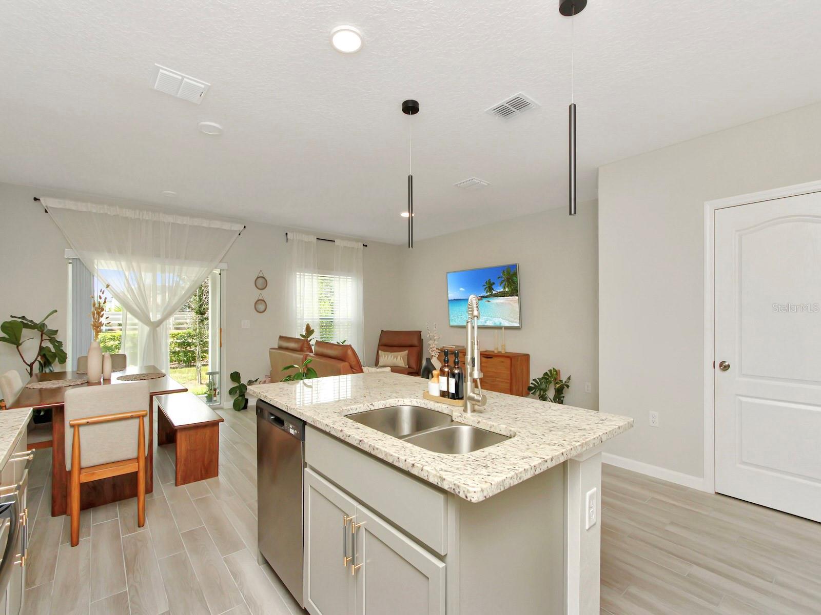 TOWNS AT NARCOOSSEE COMMONS - Residential
