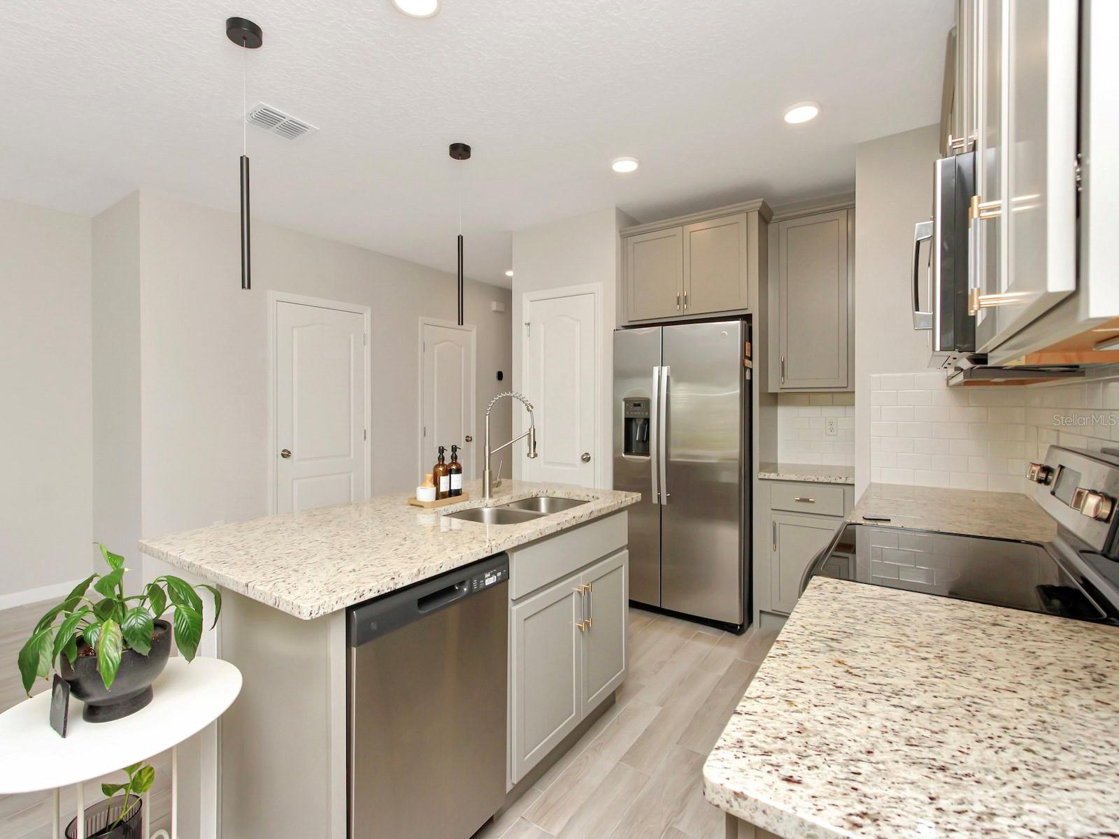 TOWNS AT NARCOOSSEE COMMONS - Residential