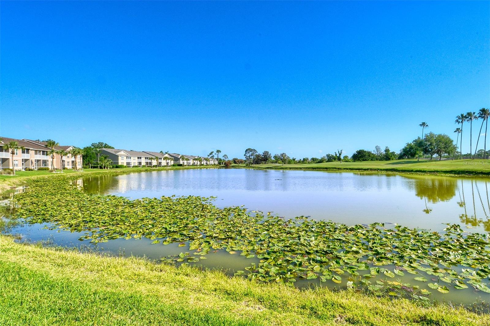 HERITAGE OAKS GOLF & COUNTRY CLUB - Residential