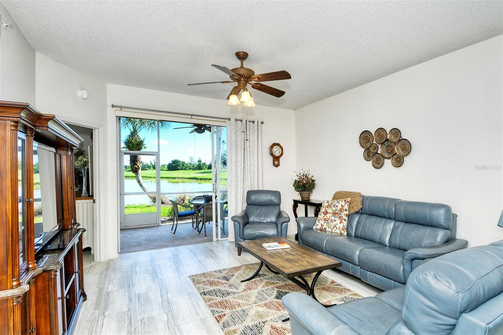 HERITAGE OAKS GOLF & COUNTRY CLUB - Residential