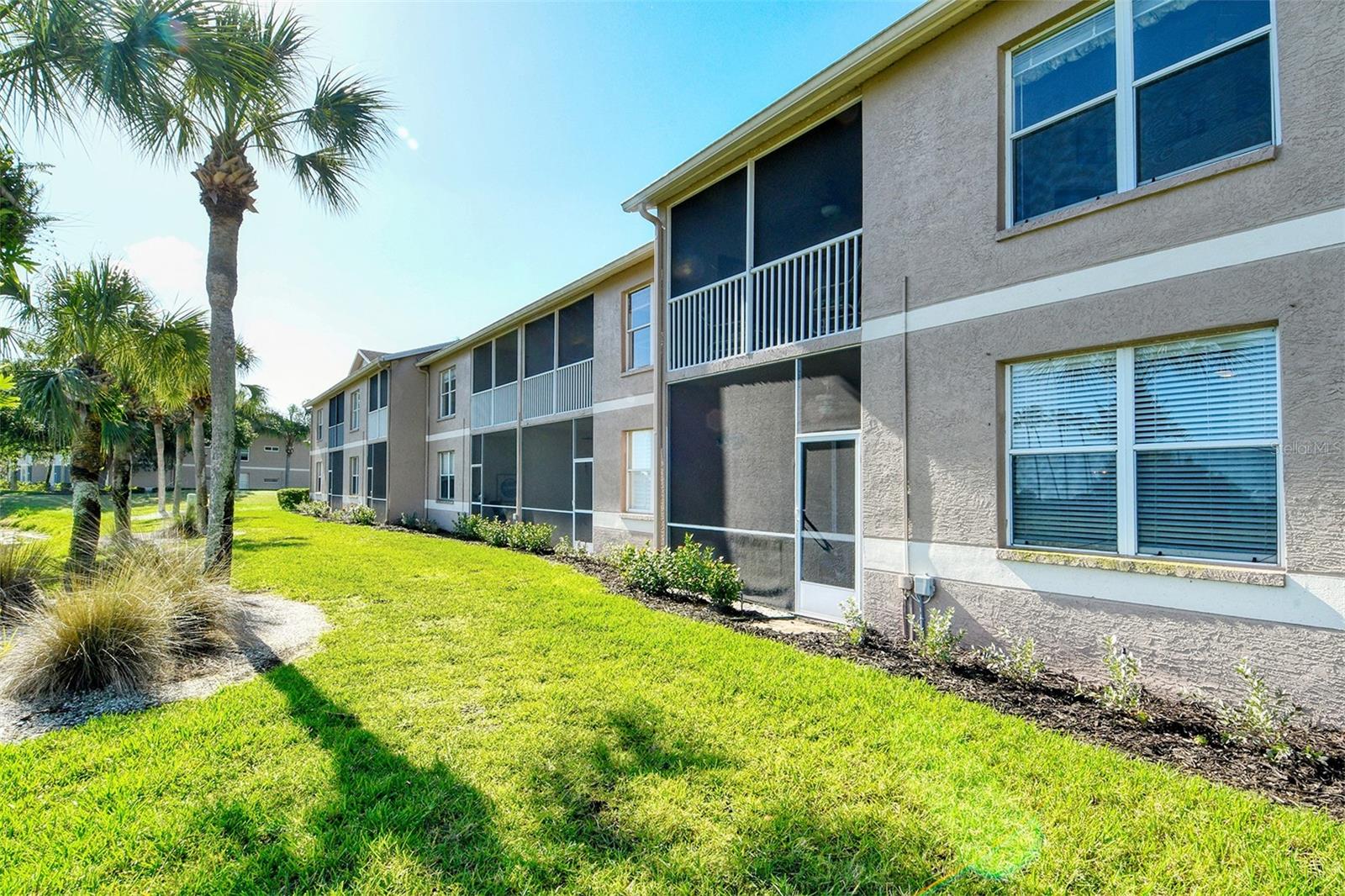HERITAGE OAKS GOLF & COUNTRY CLUB - Residential