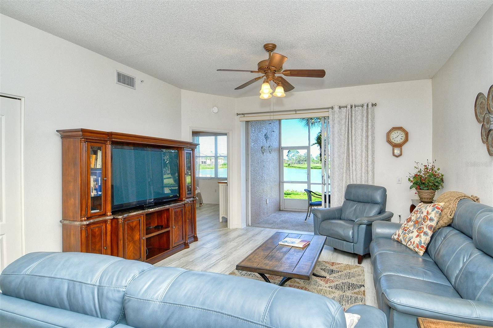 HERITAGE OAKS GOLF & COUNTRY CLUB - Residential