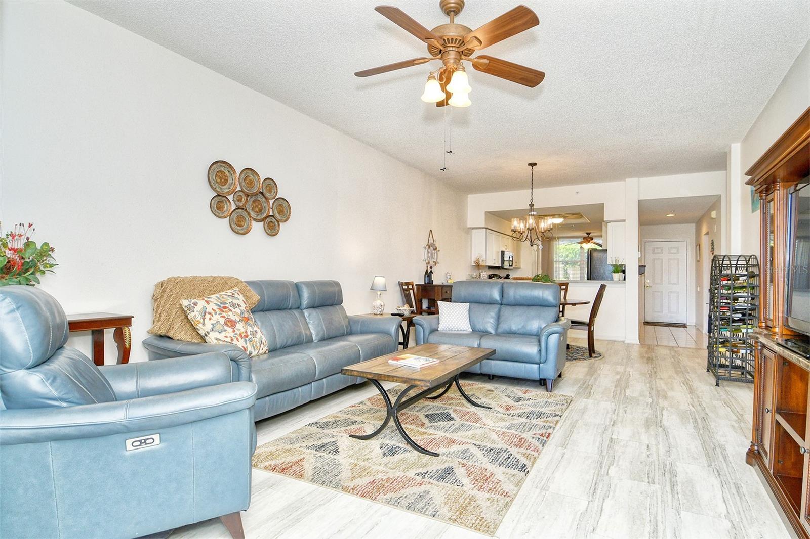 HERITAGE OAKS GOLF & COUNTRY CLUB - Residential