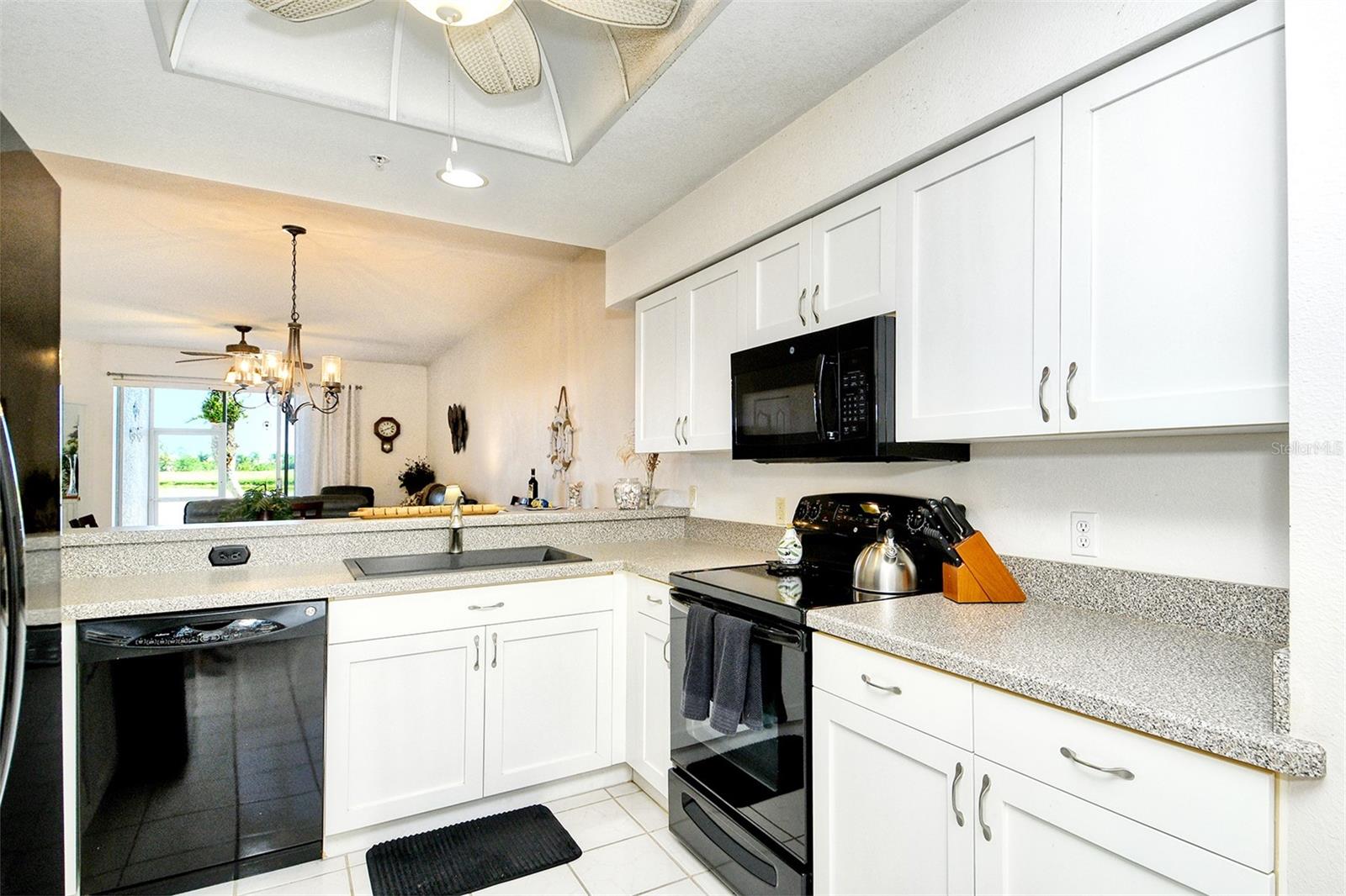 HERITAGE OAKS GOLF & COUNTRY CLUB - Residential