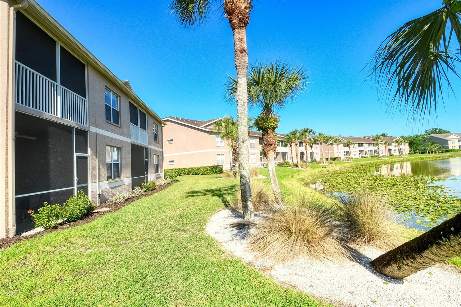 HERITAGE OAKS GOLF & COUNTRY CLUB - Residential