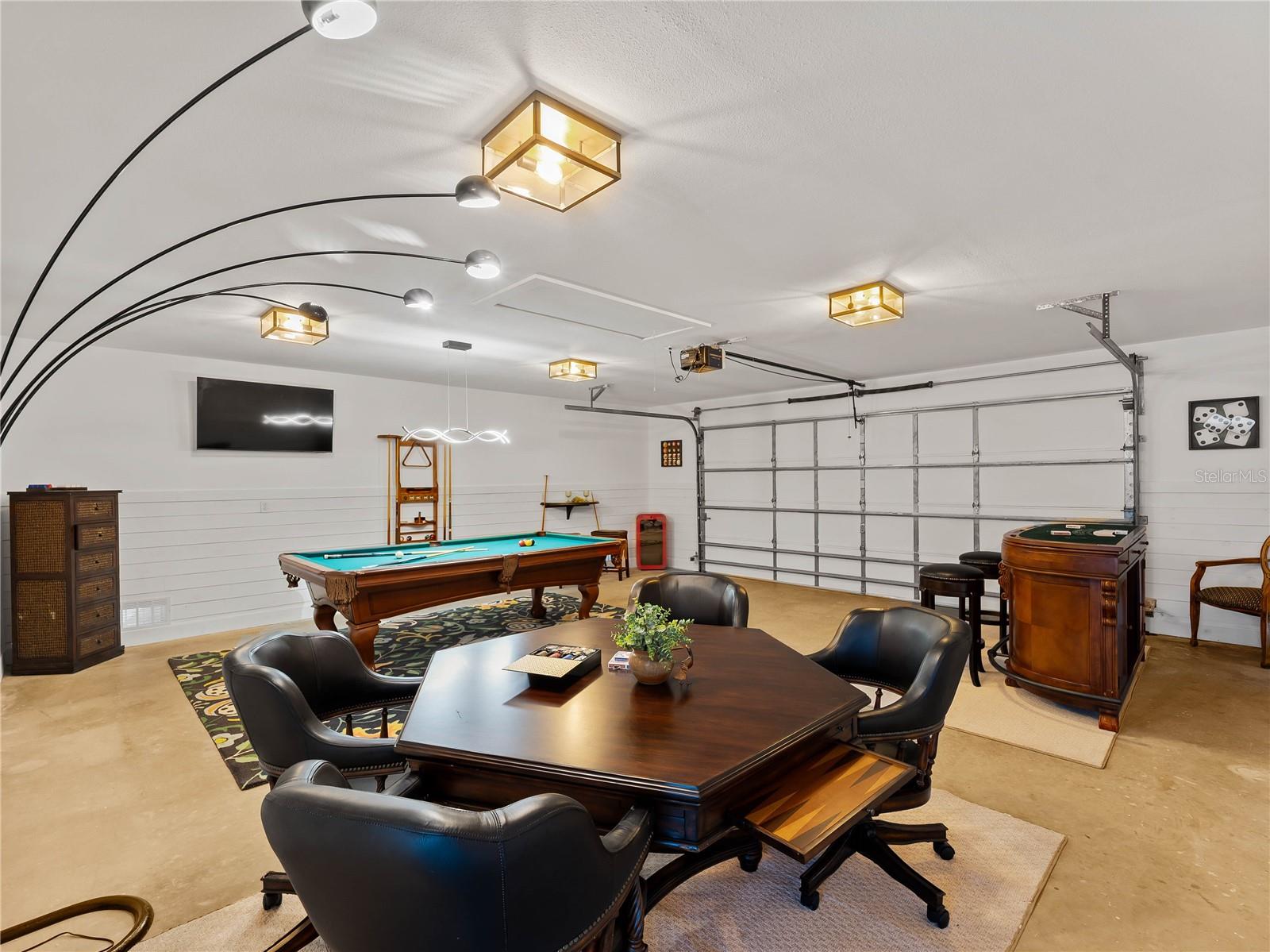 EAGLE POINT CLUB THE - Residential