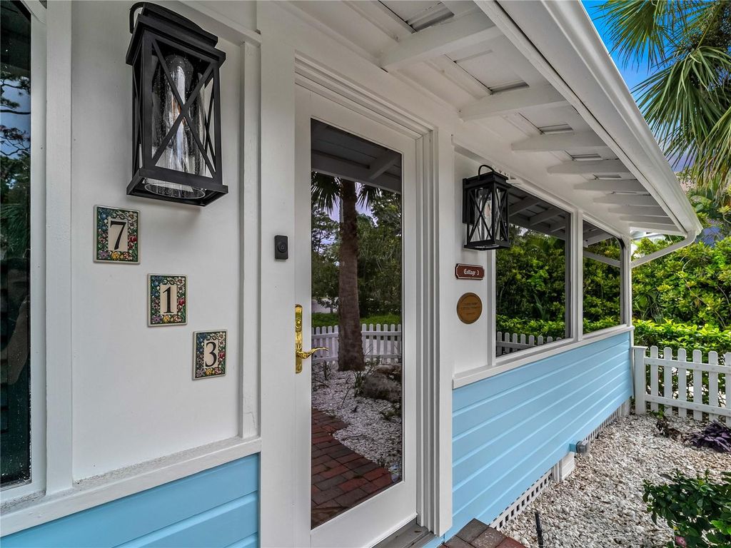 Photo of 713 Eagle Point Drive, Venice, FL 34285 (MLS # N6139855)