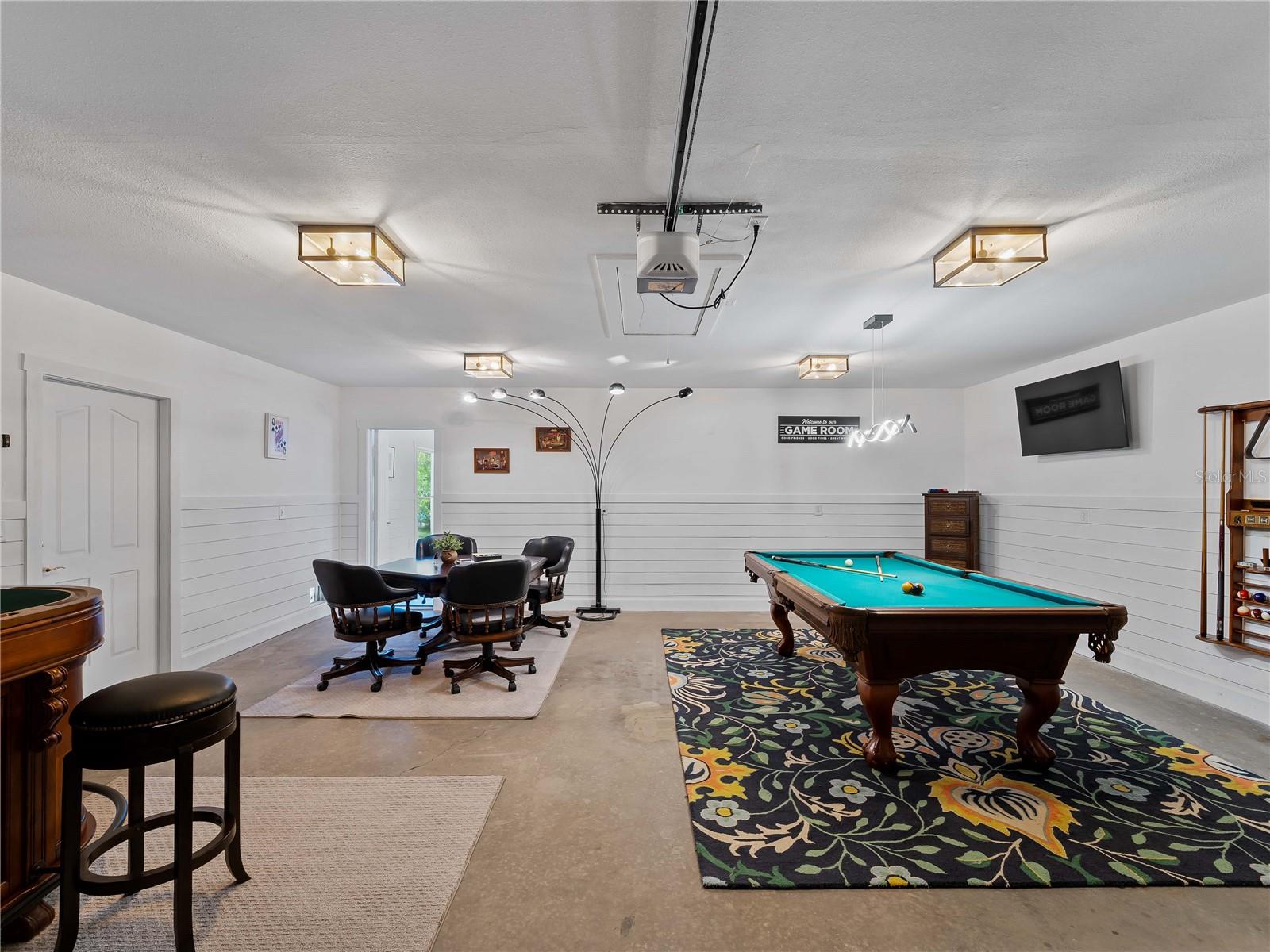 EAGLE POINT CLUB THE - Residential