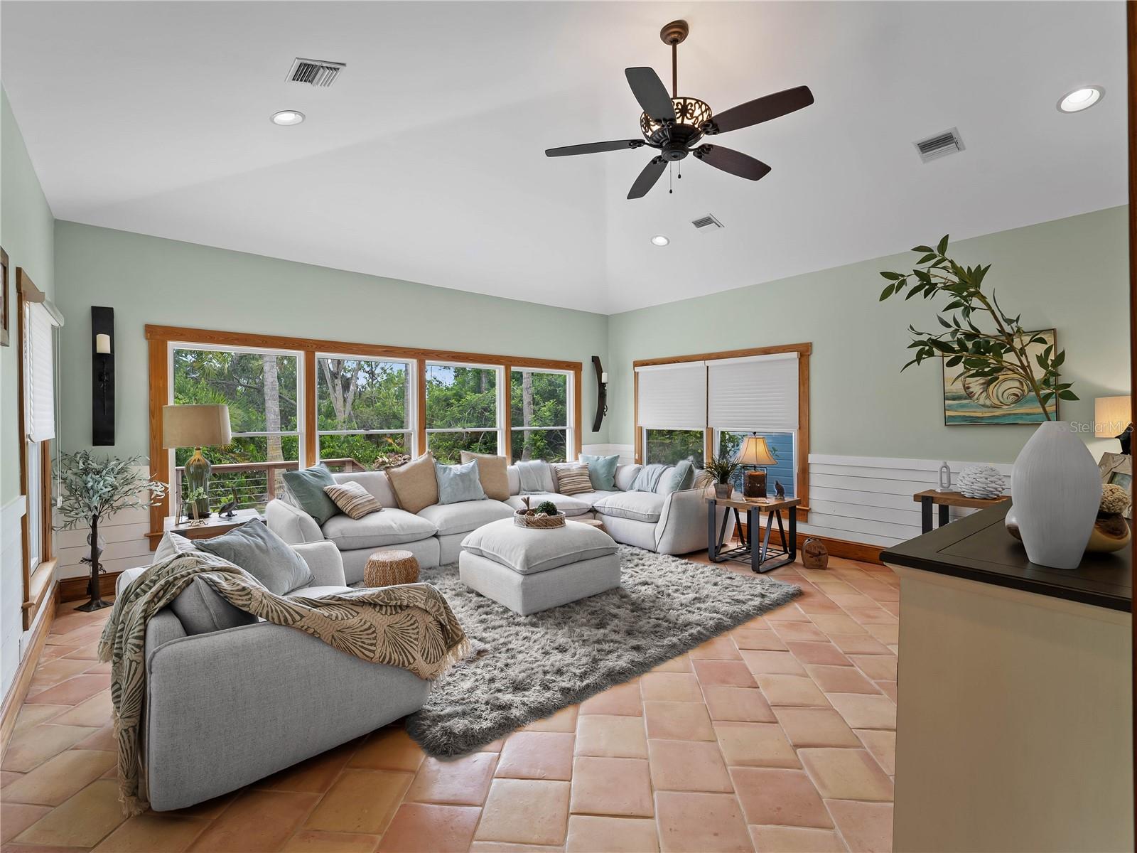 EAGLE POINT CLUB THE - Residential