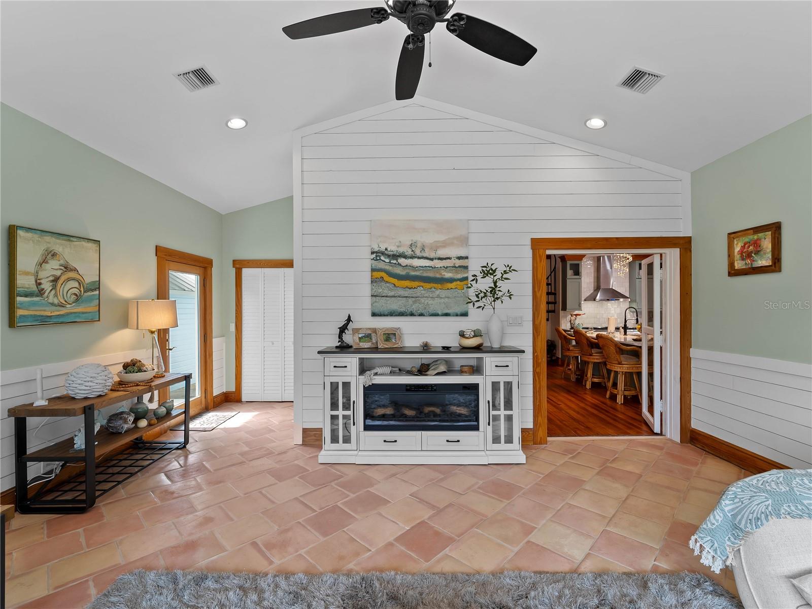 EAGLE POINT CLUB THE - Residential