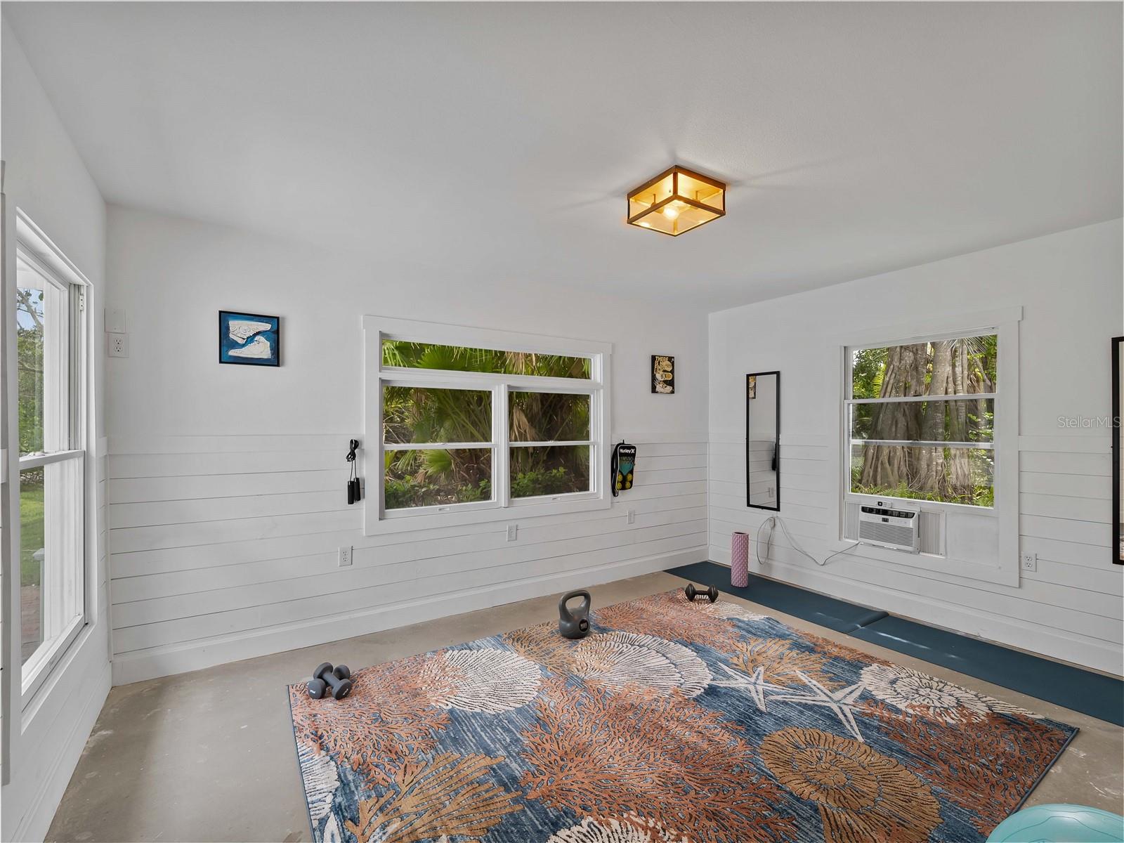 EAGLE POINT CLUB THE - Residential