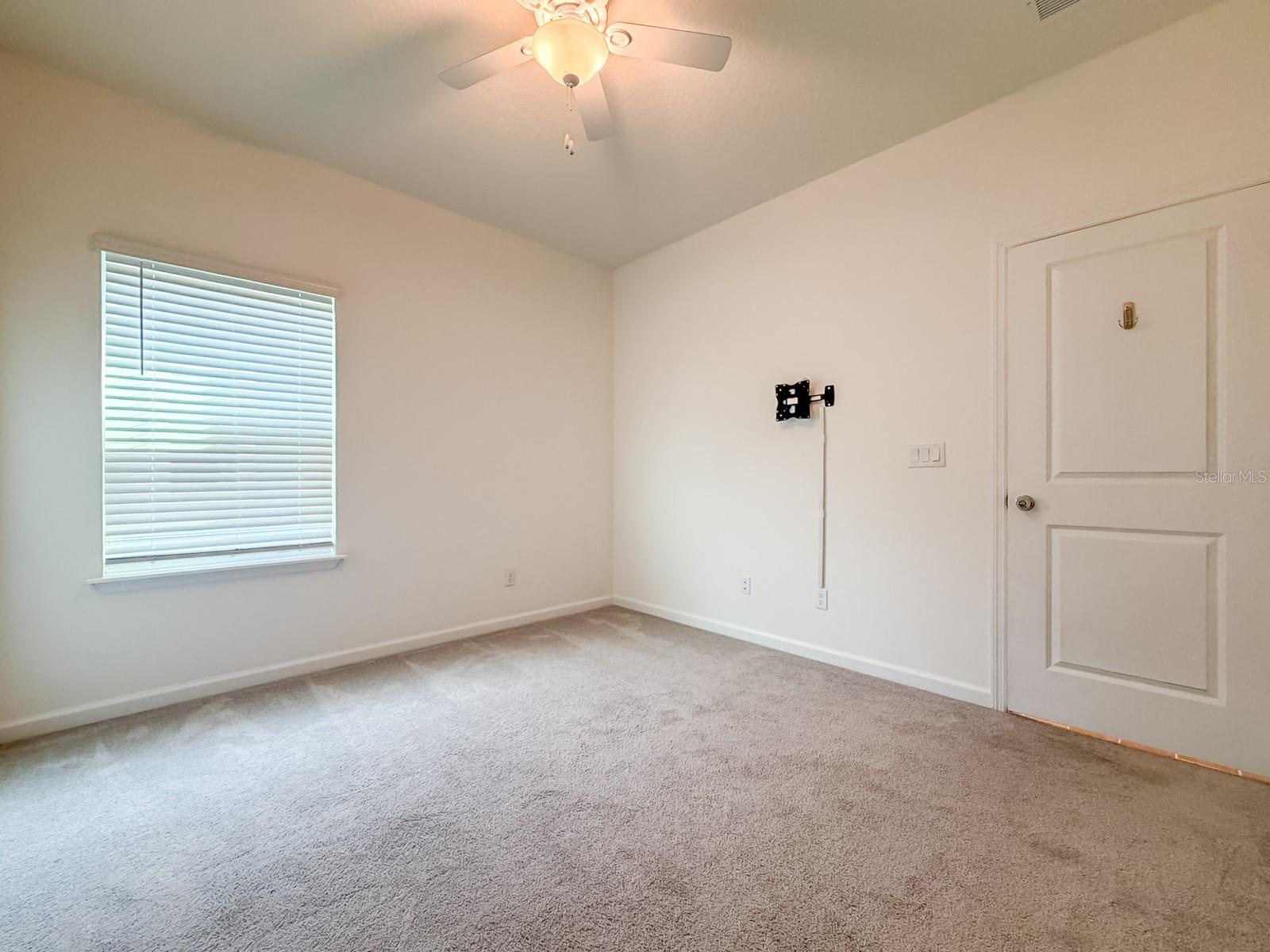 TARA LANE PB 37 PG 93 - Residential