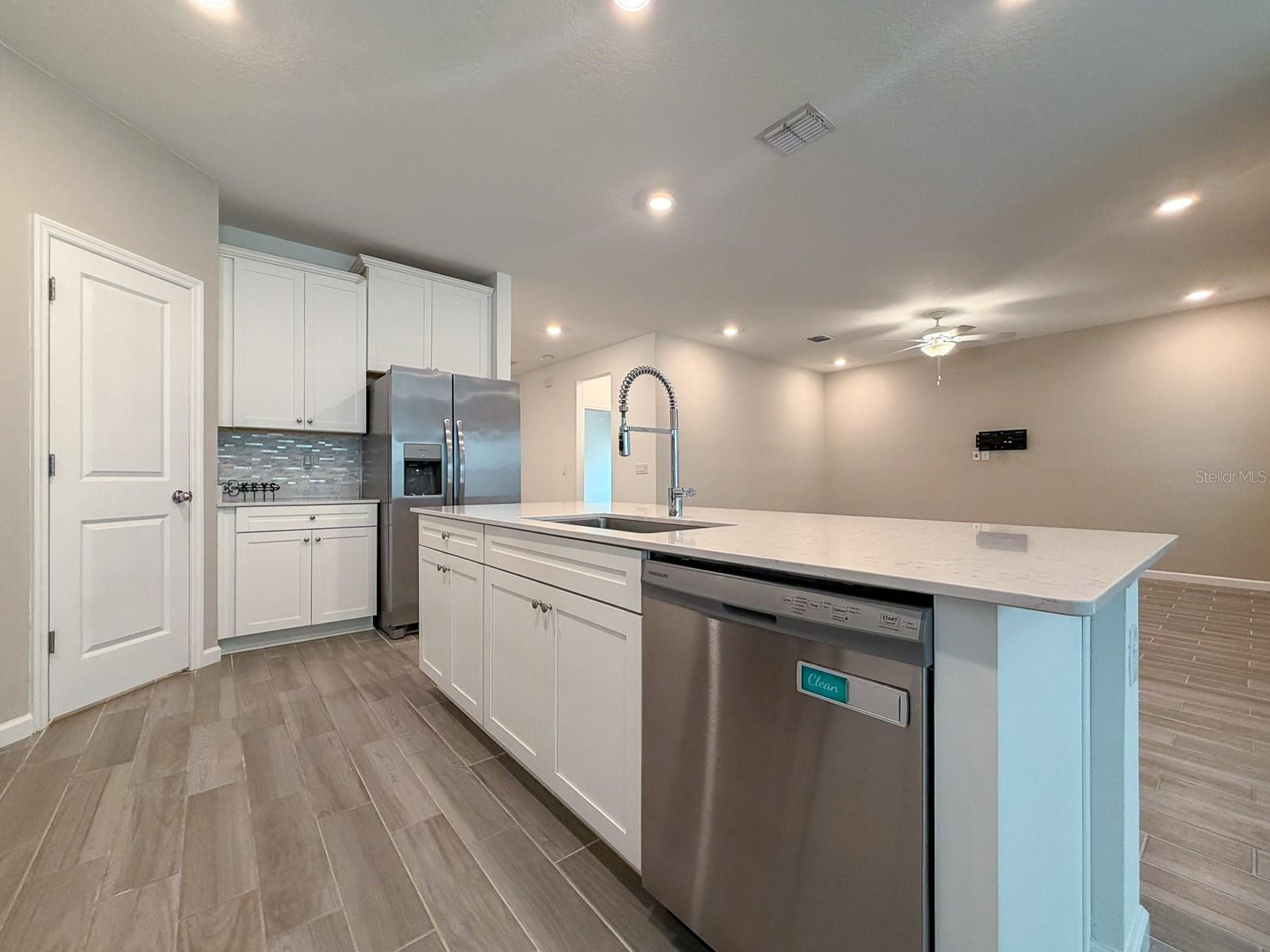 TARA LANE PB 37 PG 93 - Residential