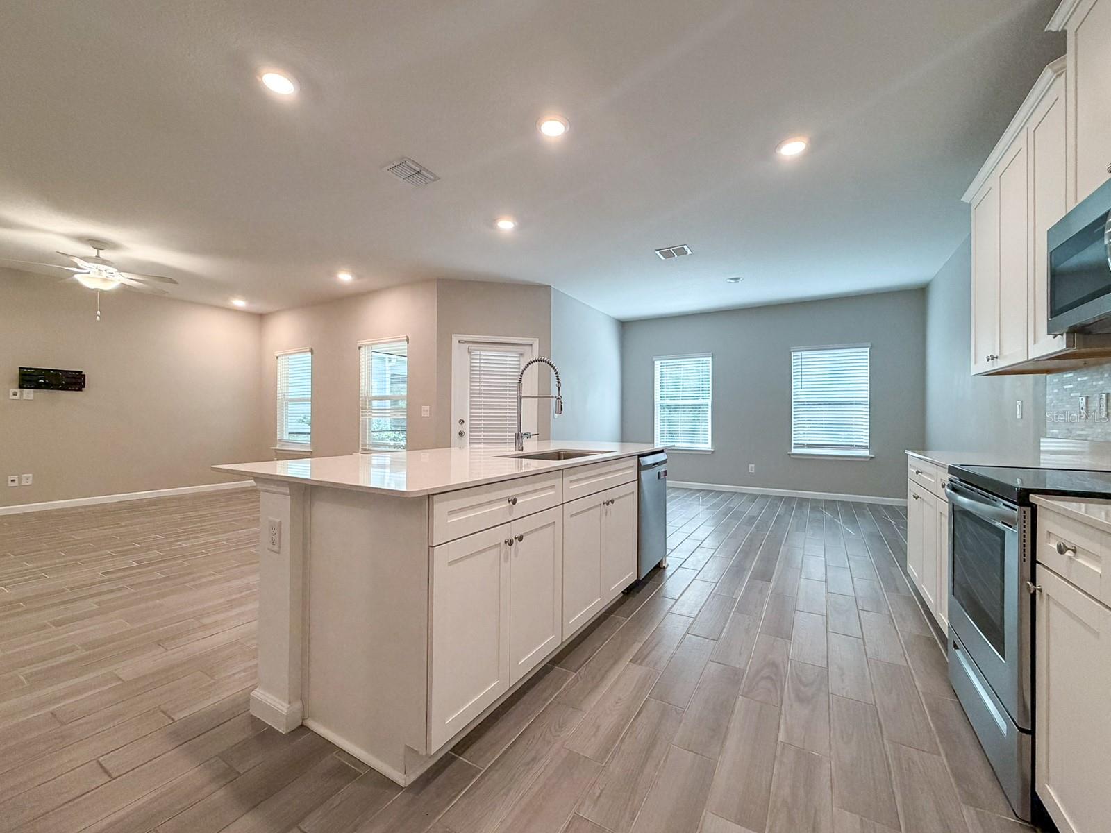 TARA LANE PB 37 PG 93 - Residential