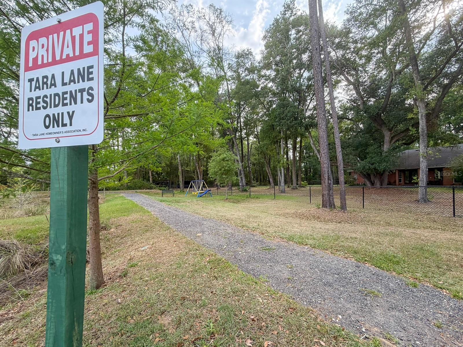 TARA LANE PB 37 PG 93 - Residential