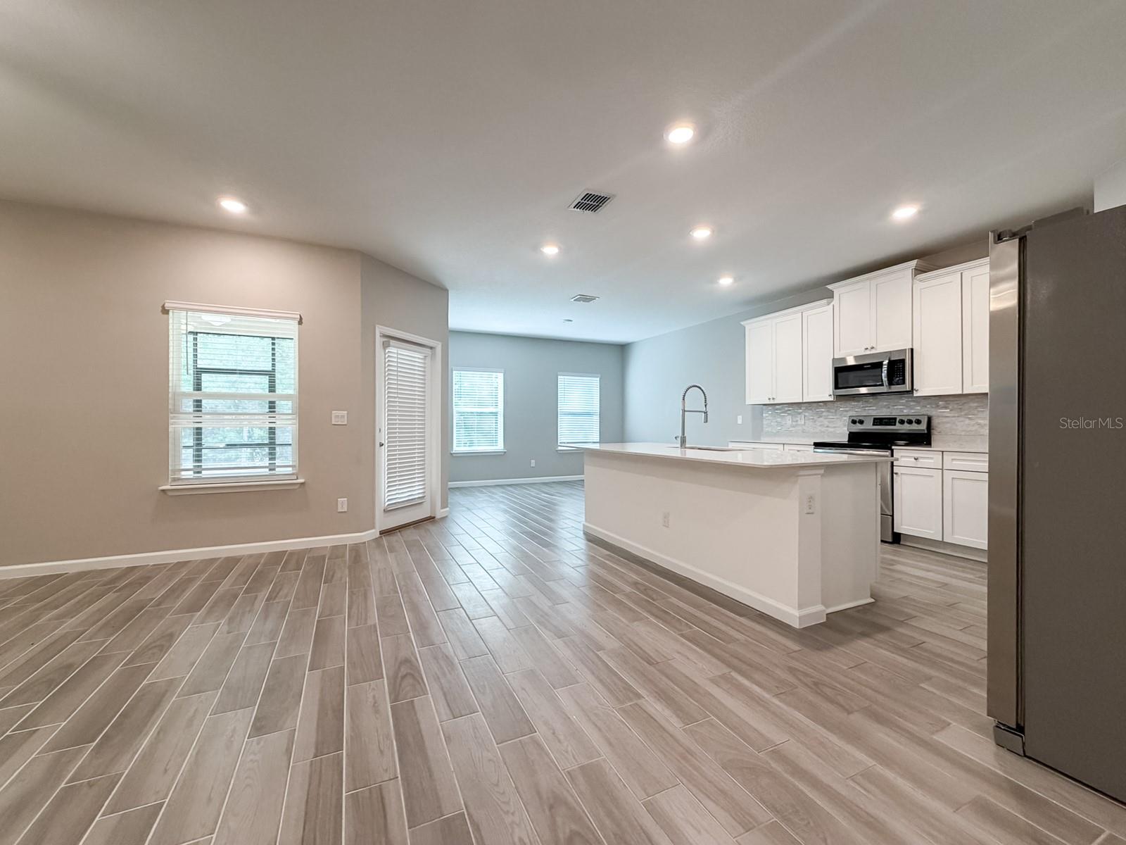 TARA LANE PB 37 PG 93 - Residential