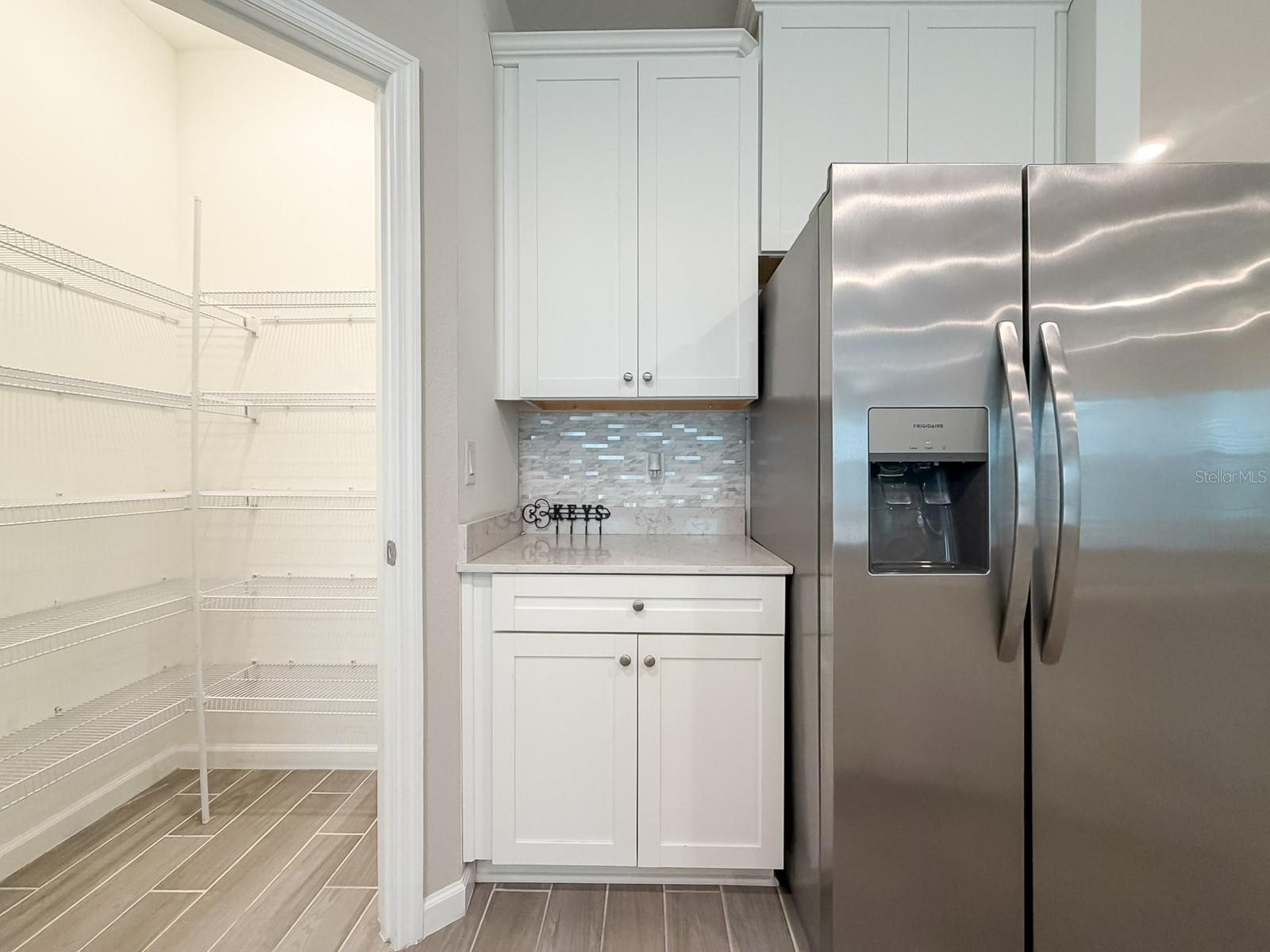 TARA LANE PB 37 PG 93 - Residential