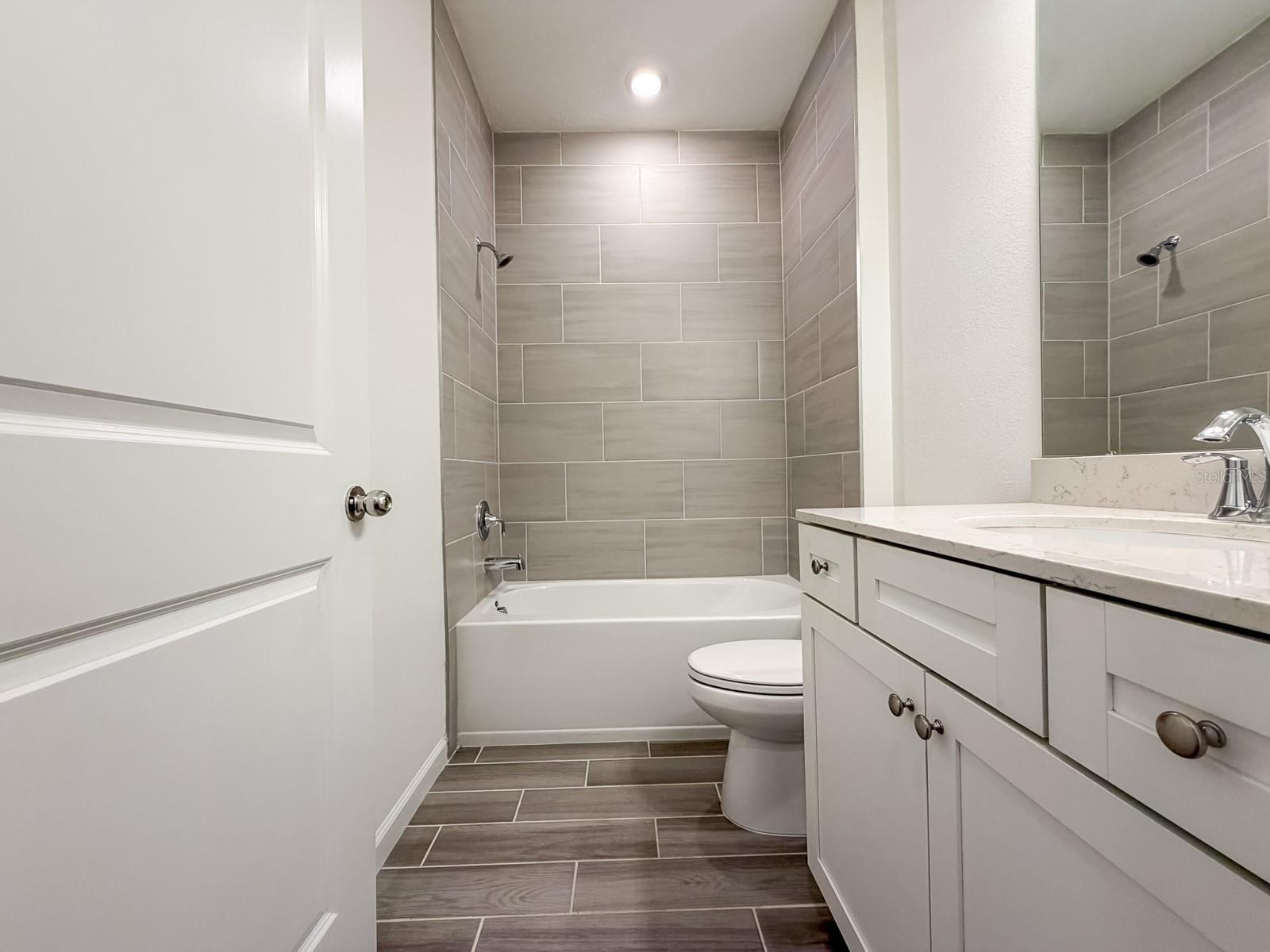 TARA LANE PB 37 PG 93 - Residential