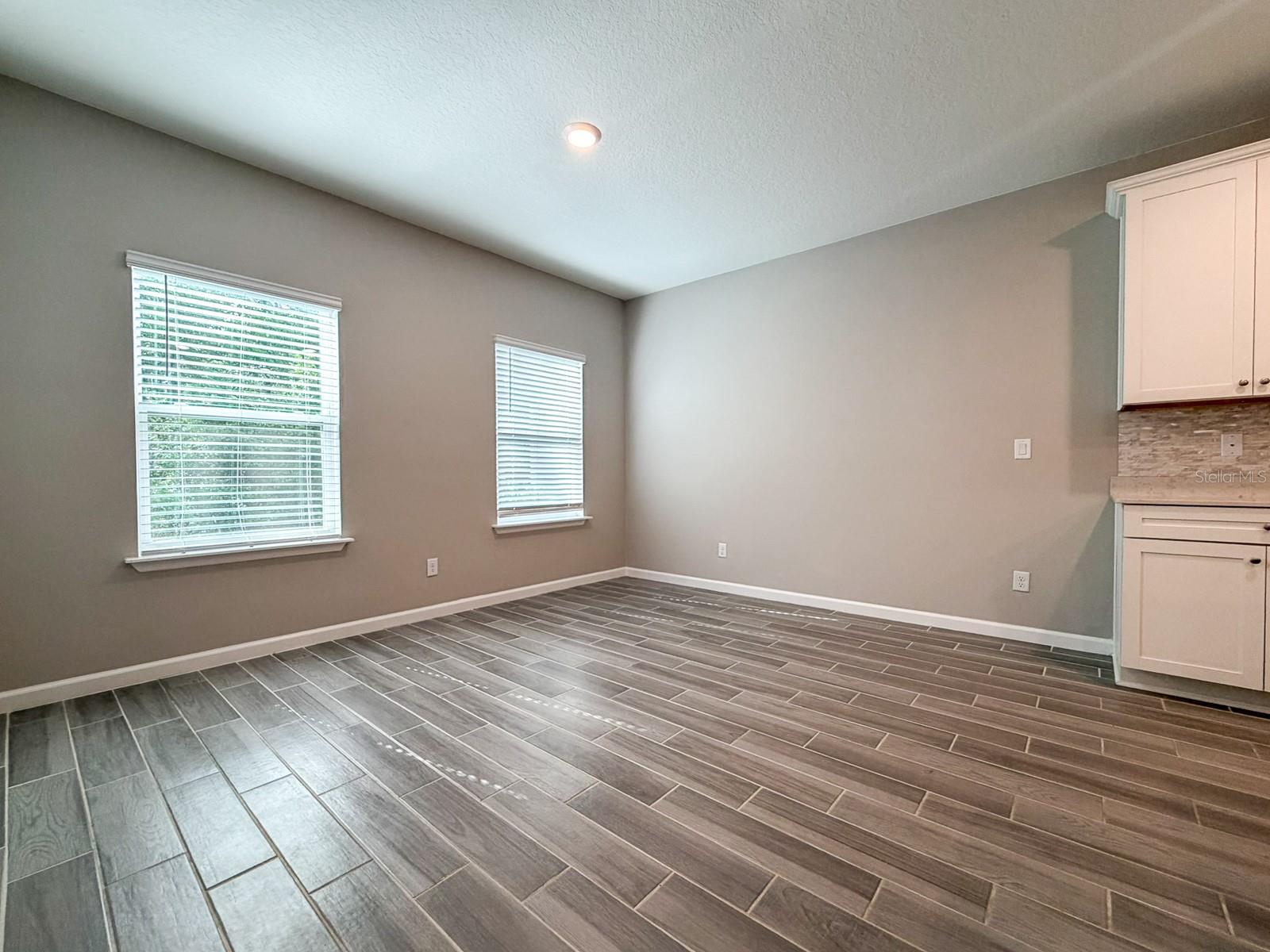 TARA LANE PB 37 PG 93 - Residential