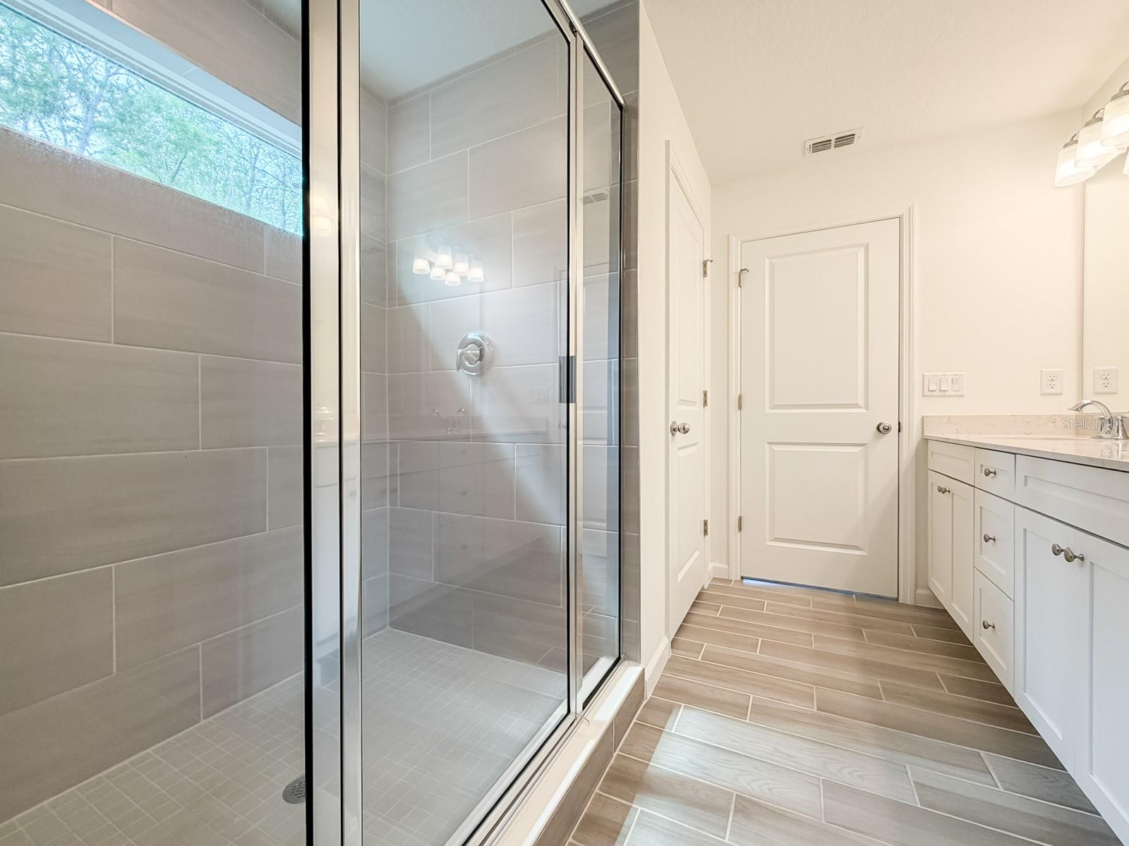 TARA LANE PB 37 PG 93 - Residential