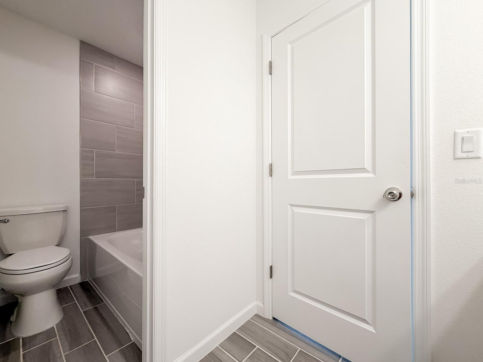 TARA LANE PB 37 PG 93 - Residential