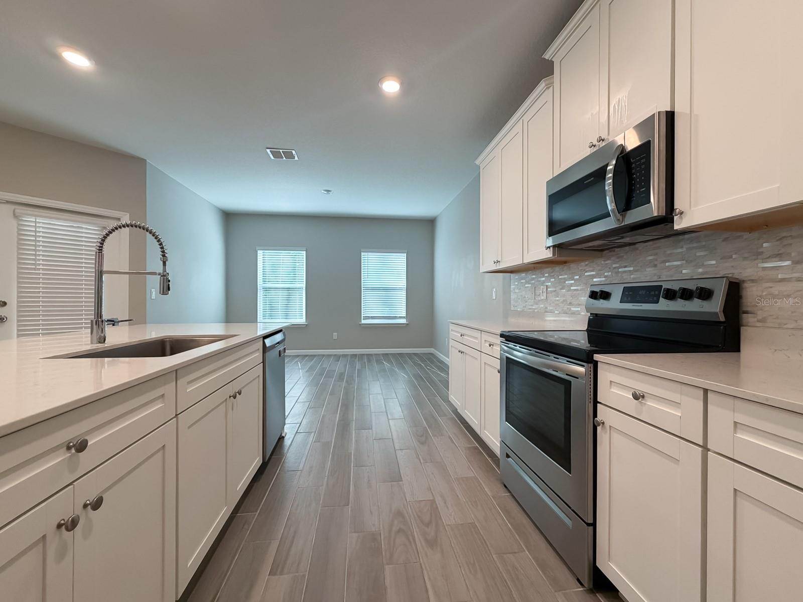 TARA LANE PB 37 PG 93 - Residential